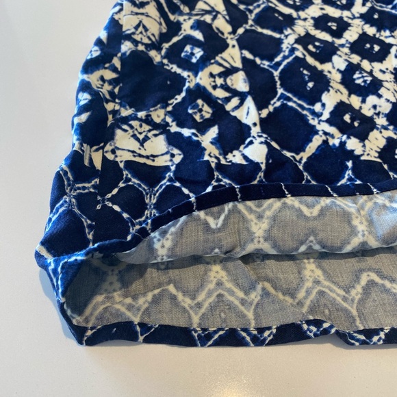 Flowy spring/summer top💙 - Picture 3 of 4